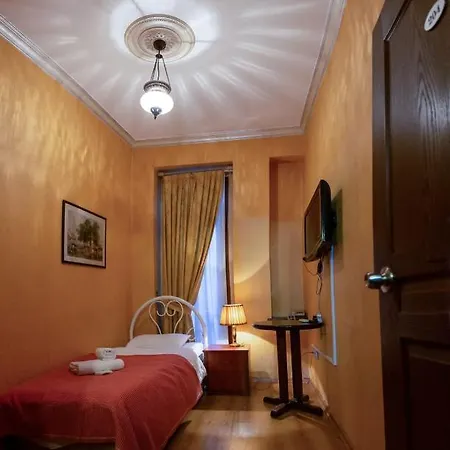 Irish 2* Istanbul